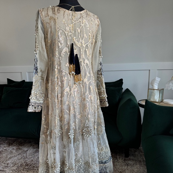 Beautiful Anarkali Indian Clothes - Picture 7 of 8